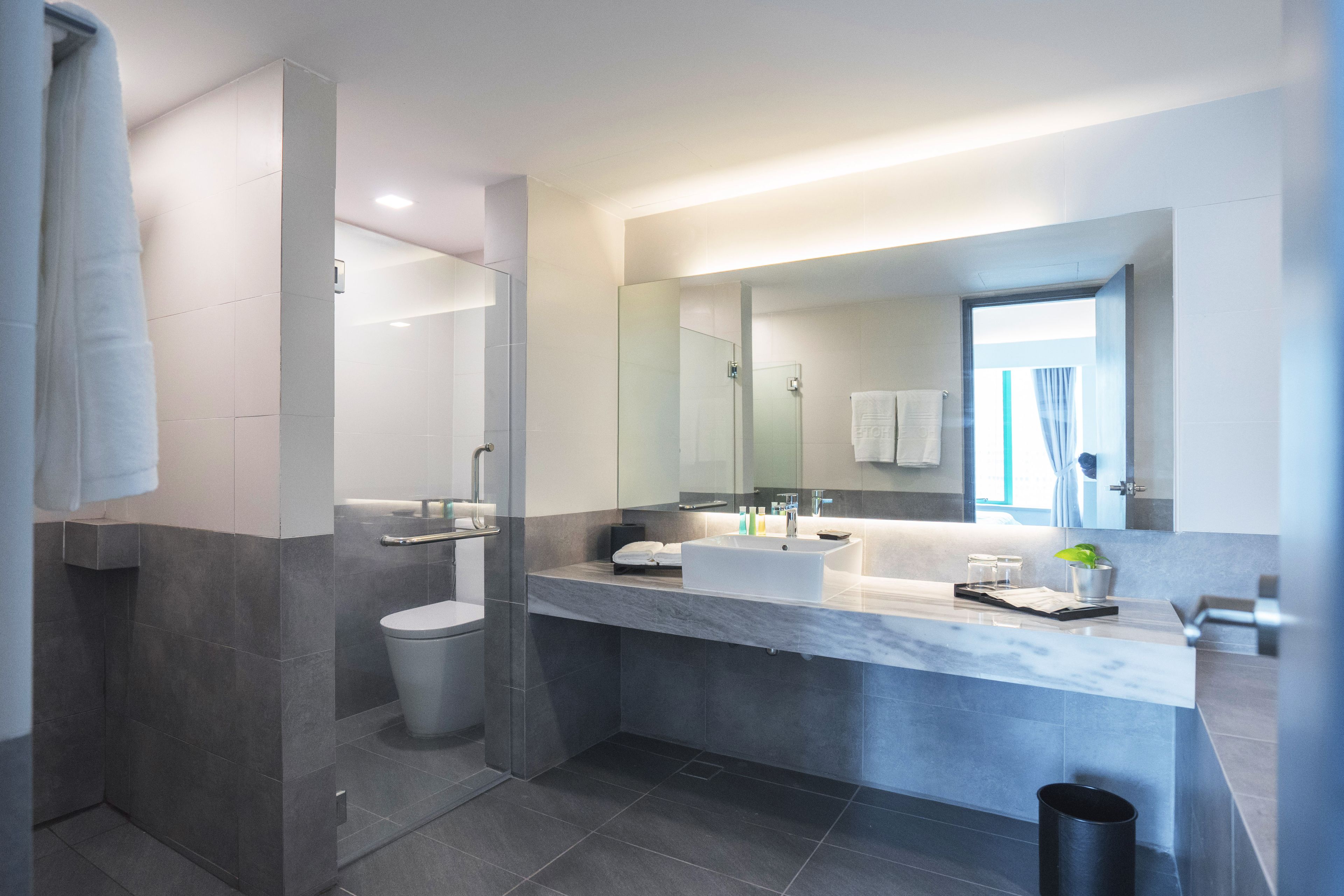 家庭套房, 2 間臥室 | 浴室 | 免費梳洗用品、風筒、拖鞋、坐浴桶