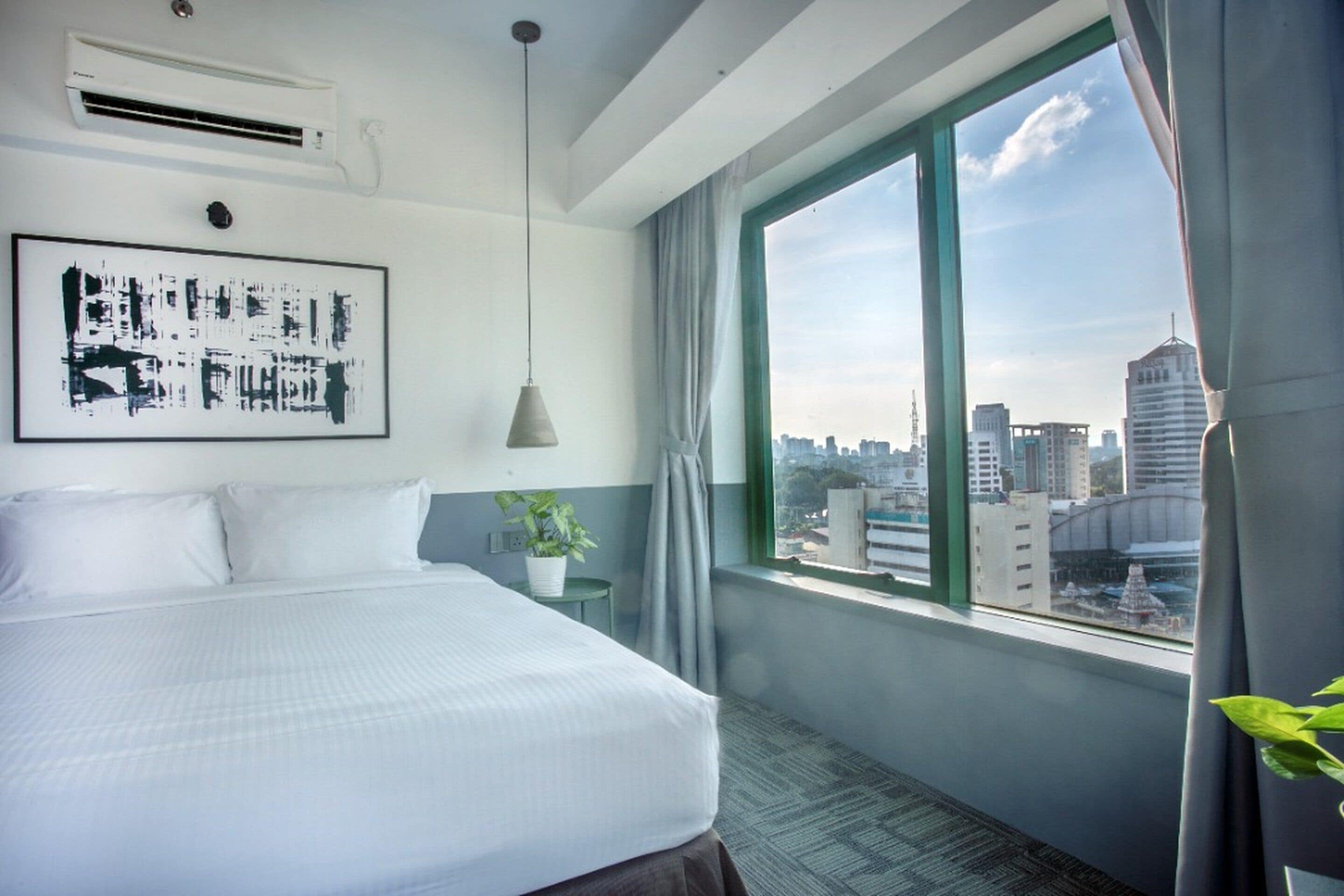 deluxe king room | 2 bedrooms, in-room safe, desk, iron/ironing board