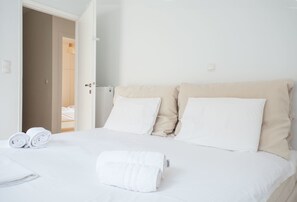 Apartment | 3 bedrooms, hypo-allergenic bedding, desk, laptop workspace - Maisonette penthouse next to metro st. (Athens)