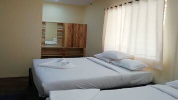 Deluxe Room, 2 Single Beds | 1 bedroom, in-room safe, free WiFi, wheelchair access