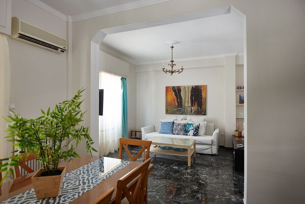 Apartment, 2 Bedrooms | Living area