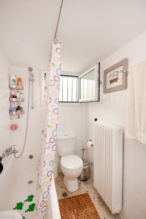 Appartement, 2 chambres | Salle de bain