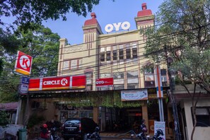 Exterior - Capital O 989 Audah Guesthouse Syariah (Jakarta)