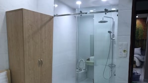 Honeymoon Double Room | Bathroom - hotel you and me (Ho Chi Minh City)