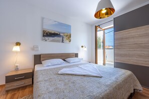 4 عدّة غرف نوم ومكواة/لوح كي وسرير سفر وواي فاي مجانًا