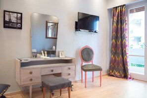 Apartment, 1 Bedroom | Living area