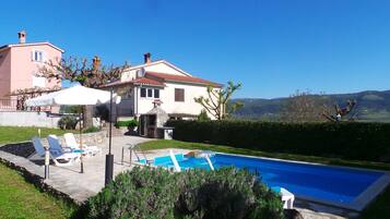 Seasonal outdoor pool