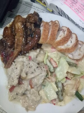 Petit déjeuner préparé sur commande servi tous les jours en supplément