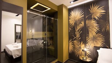 Exclusive Room, 1 Queen Bed (4)