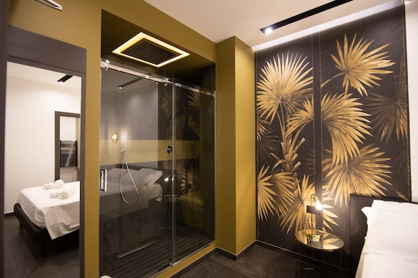 Camera Exclusive, 1 letto queen (4) | Materassi Select Comfort, minibar, una cassaforte in camera