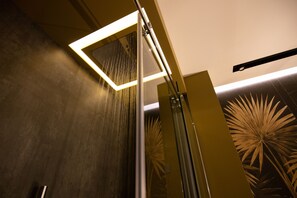 独特客房, 1 张大床 (4) | 浴室淋浴