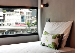 Blackout curtains, free WiFi - Siam Eco Hostel (Bangkok)