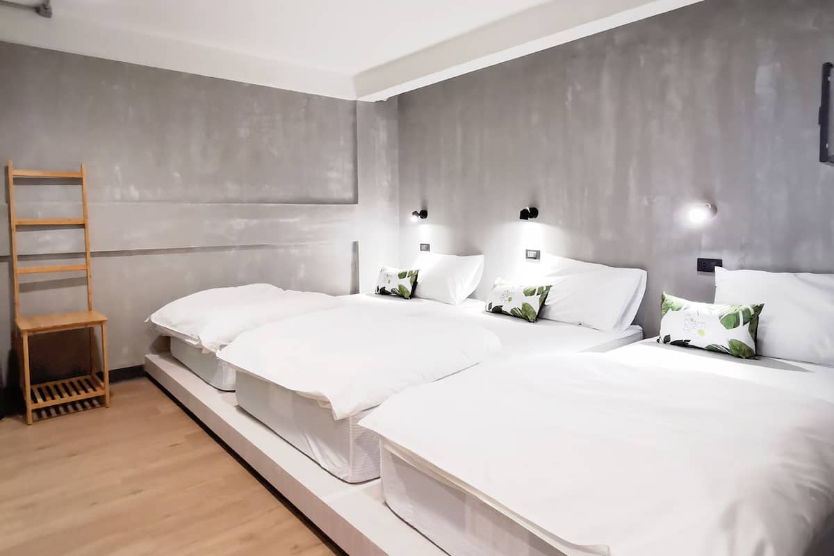 Blackout drapes, WiFi (free)