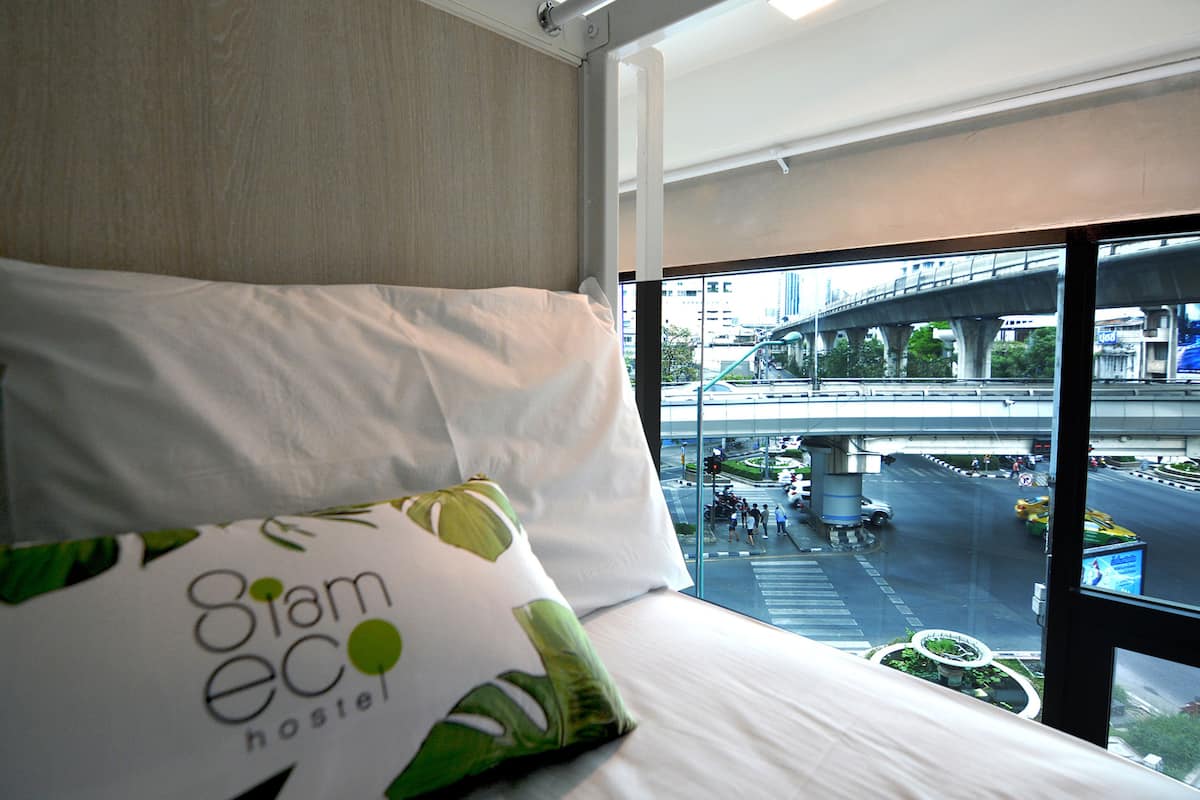 Blackout curtains, free WiFi