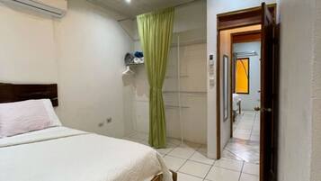 2 bedrooms, down duvets, pillow-top beds, individually decorated