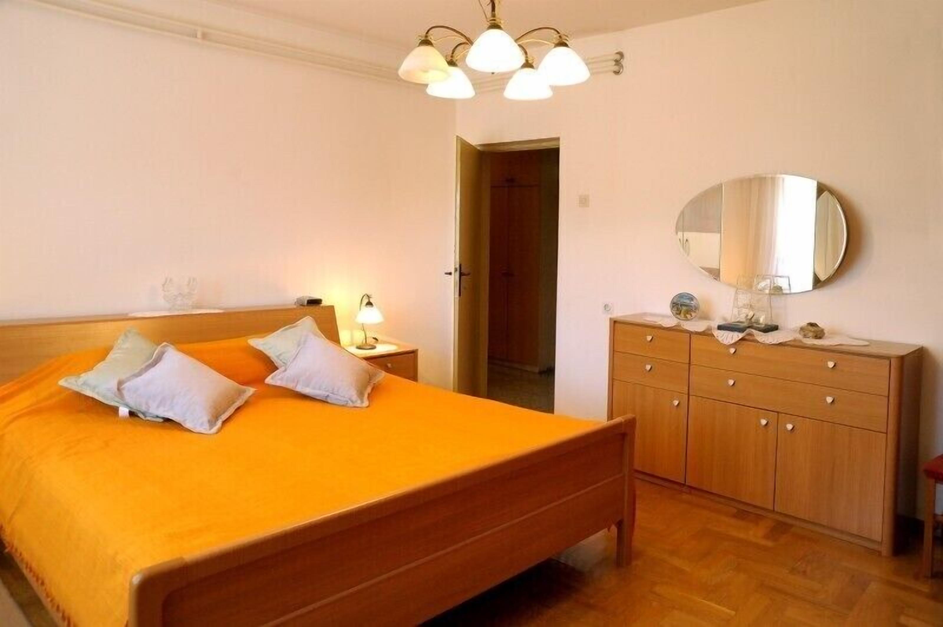 Apartment, 2 Schlafzimmer (A5) | Schallisolierte Zimmer, Bügeleisen/Bügelbrett, kostenloses WLAN