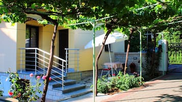 Basic Room | Soundproofing, iron/ironing board, free WiFi, bed sheets