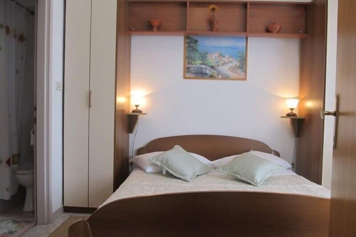 Apartment (A2)