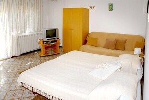 Huis | Een strijkplank/strijkijzer, gratis babybedden, gratis wifi, beddengoed