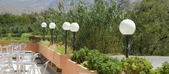 Mandar Saghrou Tazakht Hotel