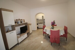 Comfort Apartment | Dining room - Villa Nino (Liznjan)