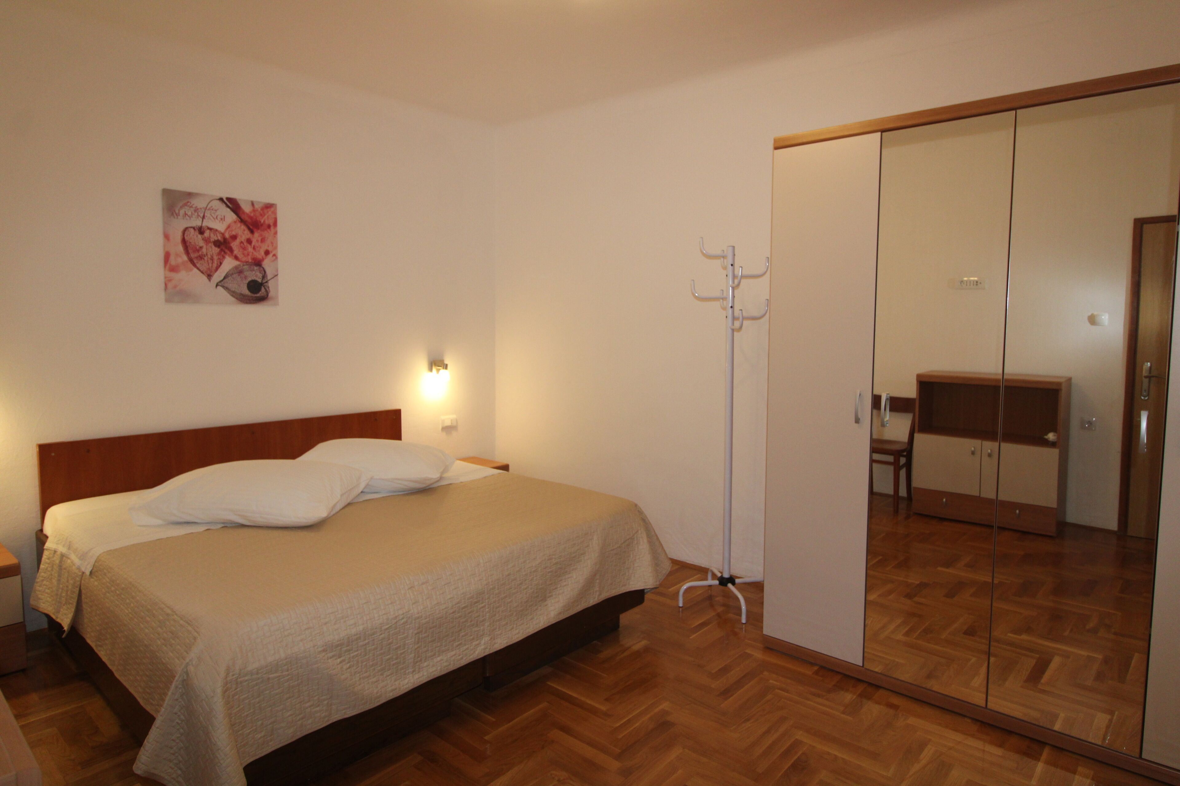 Comfort Apartment | Iron/ironing board, free WiFi, bed sheets