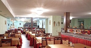 Free daily full breakfast  - Hotel Villa Palace (Borjomi)