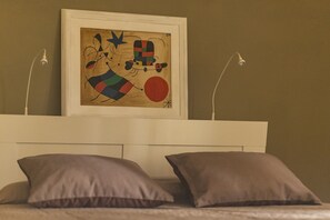 1 habitación, tabla de planchar con plancha, wifi gratis y ropa de cama 