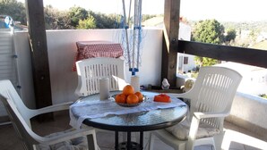 Leilighet – comfort, 3 soverom, balkong, bakgårdsutsikt | Terrasse/patio