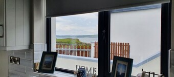 Beside the sea with spectacular ocean views! Minutes from Cliffs of Moher