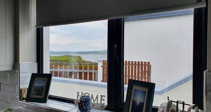 Beside the sea with spectacular ocean views! Minutes from Cliffs of Moher