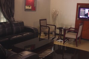 Cabin Presidential | TV