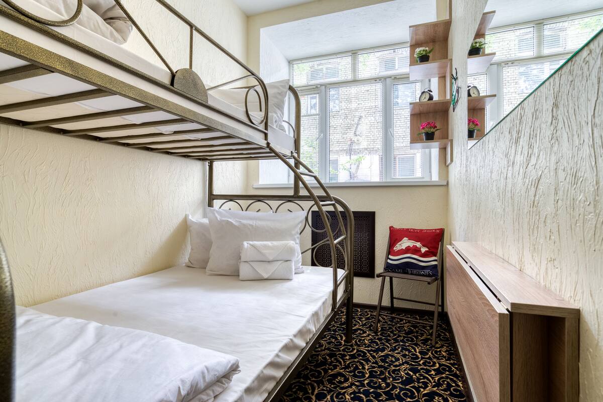 1 bedroom, desk, free WiFi, bed sheets