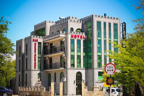 Front of property - hotel gelati tower (Tkibuli)