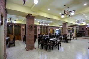 Free daily English breakfast - hotel gelati tower (Tkibuli)