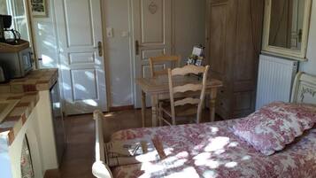 Chambre Double, non-fumeurs | Coin séjour