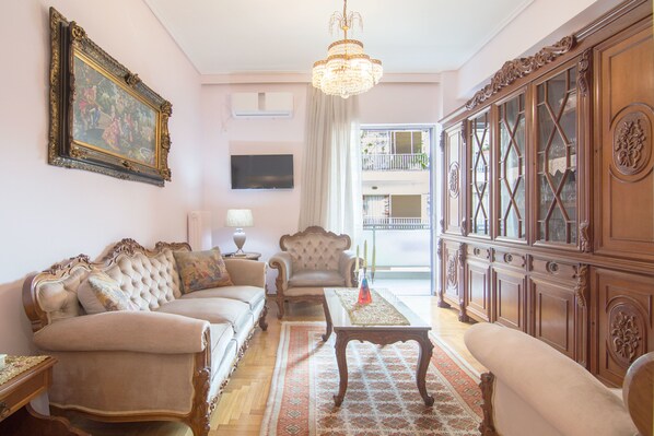 Apartment, 3 Bedrooms | Living area