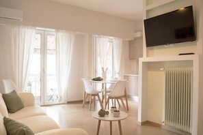 Living area - All about white 150 meters from metro (Athens)