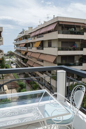 Balcony - Luxurious apt in the Athenian Riviera (Alimos)