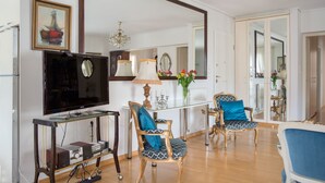 Apartment | Living room - Luxurious apt in the Athenian Riviera (Alimos)