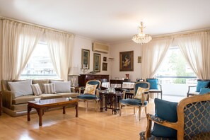 Apartment | Living area | Flat-screen TV - Luxurious apt in the Athenian Riviera (Alimos)