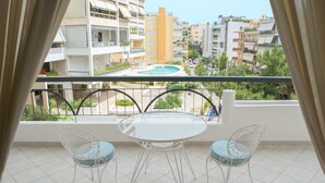 Apartment | Balcony - Luxurious apt in the Athenian Riviera (Alimos)