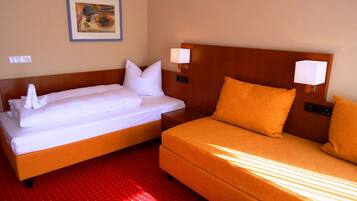 Single Room | 1 bedroom, down comforters, in-room safe, desk