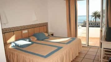 Blackout curtains, free WiFi, bed sheets