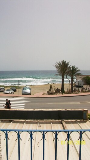 Standard Triple Room | Blackout drapes, free WiFi, bed sheets