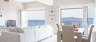 5-star sea view 4th floor apt