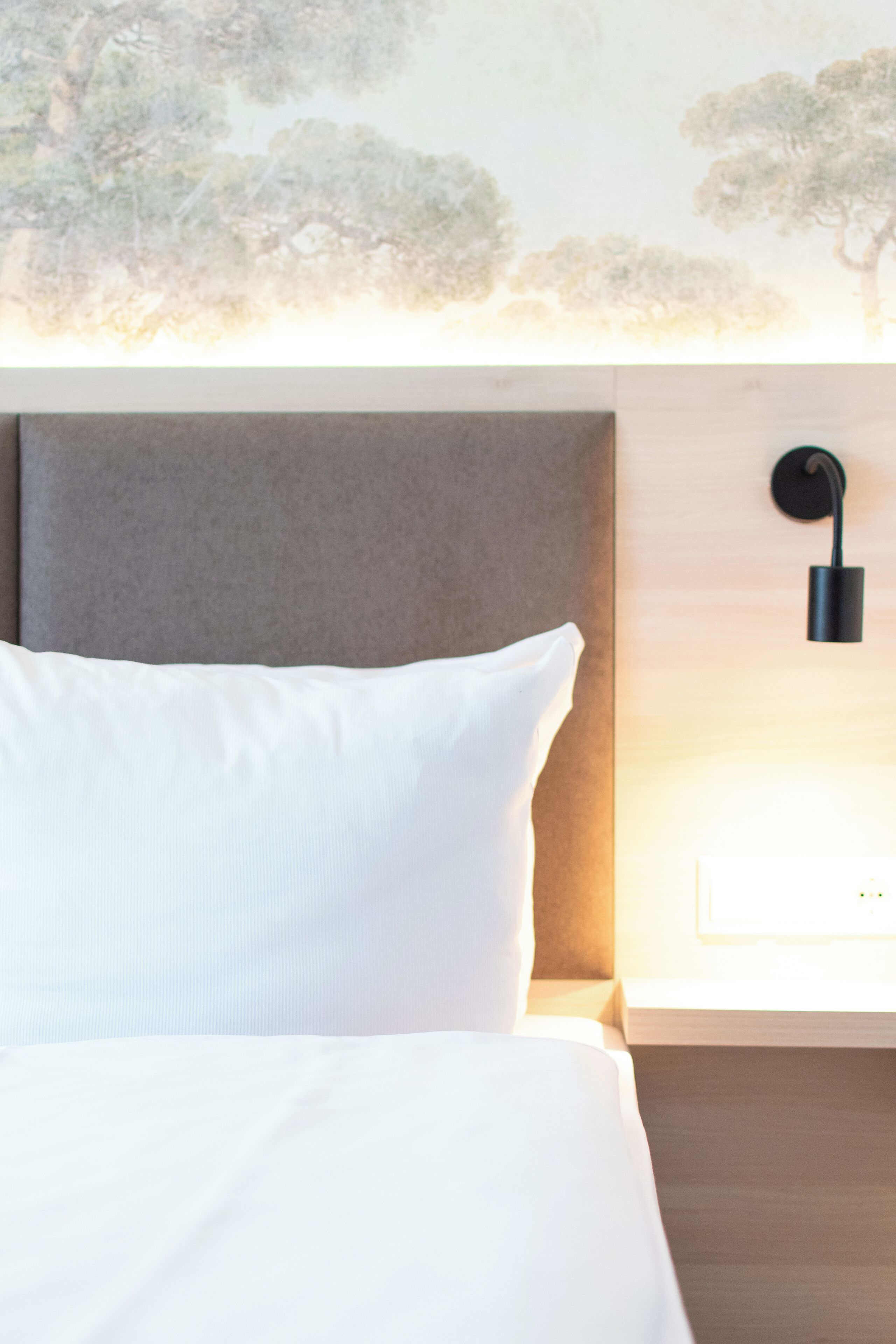 standard double room | desk, blackout curtains, free wifi, bed sheets