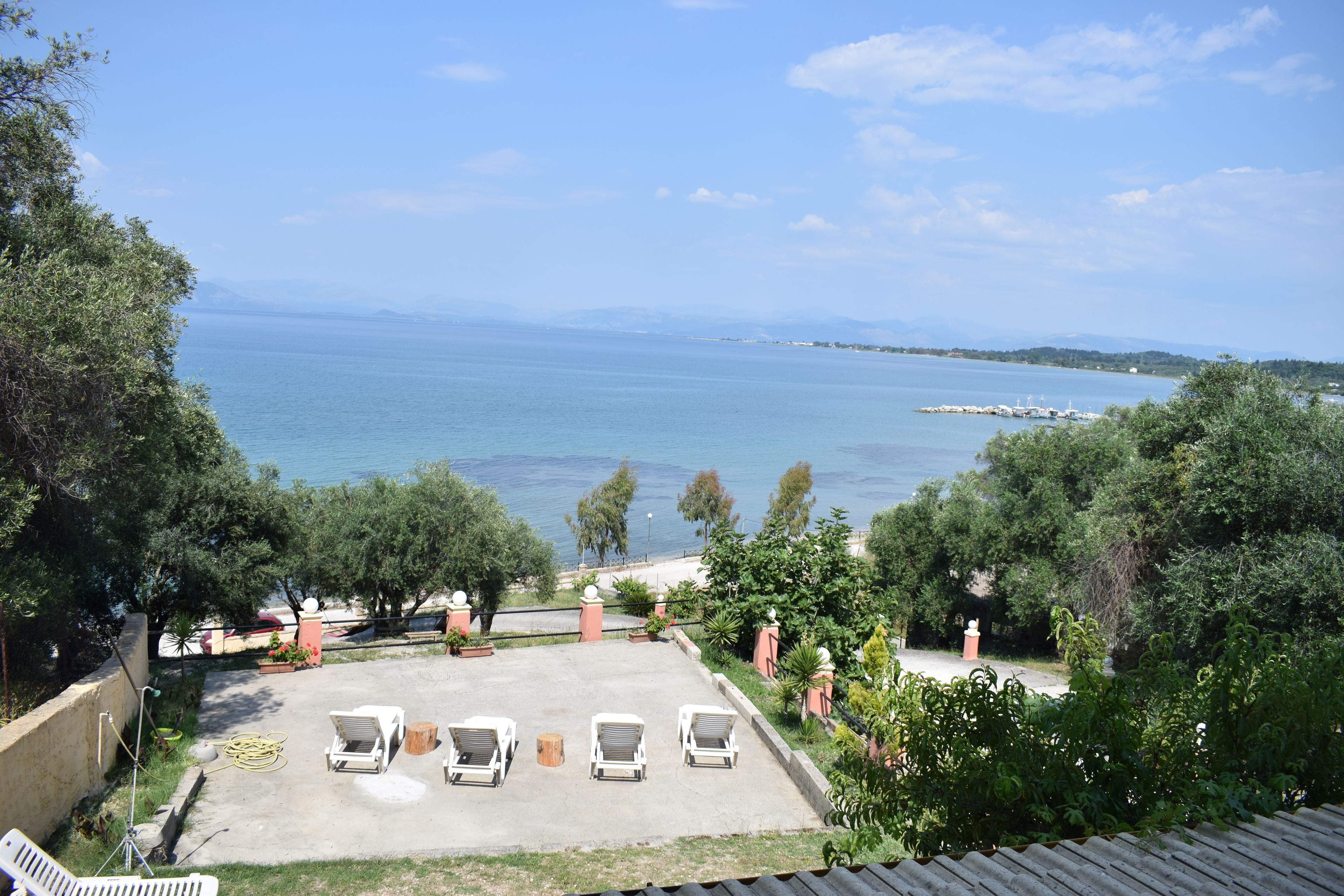 ด้านหน้าที่พัก