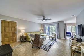 House | 2 bedrooms, desk, free WiFi