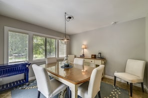 House | In-room dining